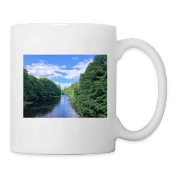 Rivière tranquille au milieu des arbres verdoyants - Mug blanc - blanc - Droite