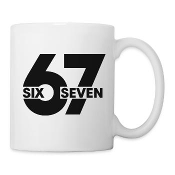 67 Six Seven – Minimal Streetwear Design - Tasse - Weiß - Rechts