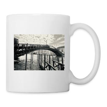 Black and white Venetian bridge over the water - Mug - white - Right