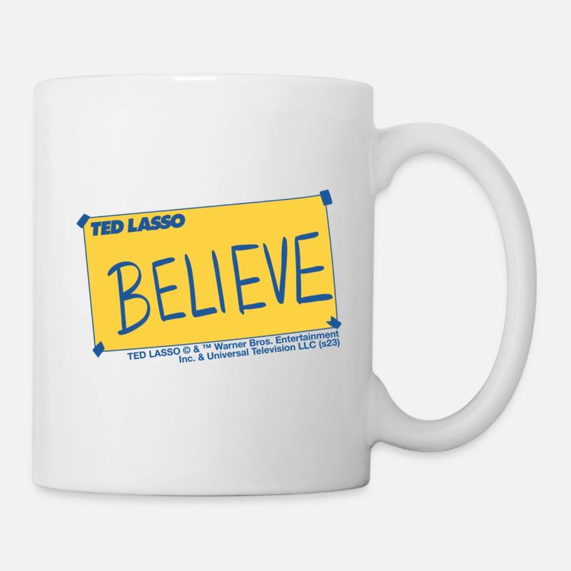 Ted Lasso Believe Schriftzug Blau Und Gelb - Tasse - Weiß