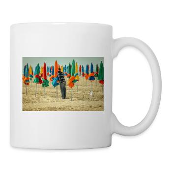 Sur la plage - Mug blanc - blanc - Droite