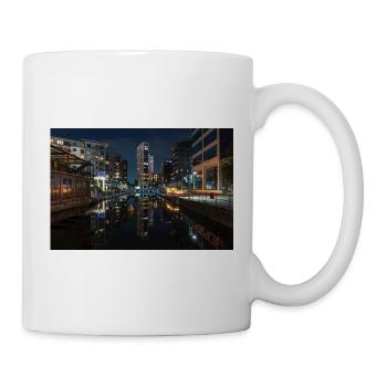 Urbane Reflexion bei Nacht - Tasse - Weiß - Rechts