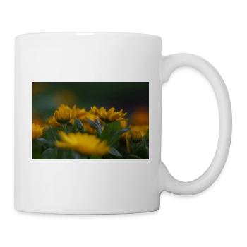 Des fleurs jaune vif s’épanouissent au milieu d’une feuille verte luxuriante - Mug blanc - blanc - Droite