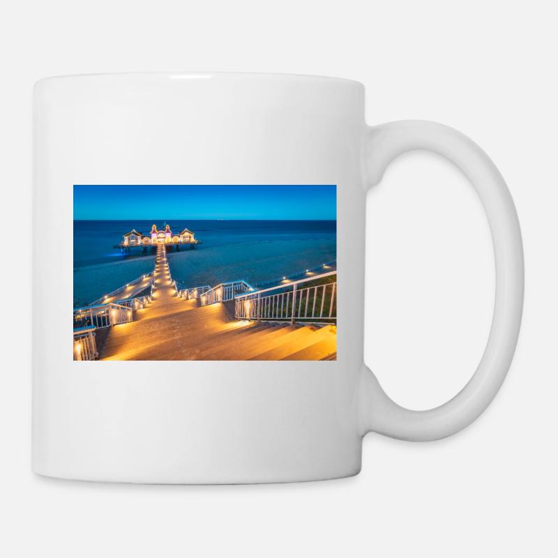 Quai à Sellin sur l’île de Rügen - Mug blanc - blanc