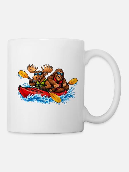 Elch & Bigfoot im Kajak – Lustiges Outdoor Motiv - Tasse - Weiß