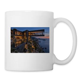 Moderne Klippenvilla am Meer bei Dämmerung - Tasse - Weiß - Rechts