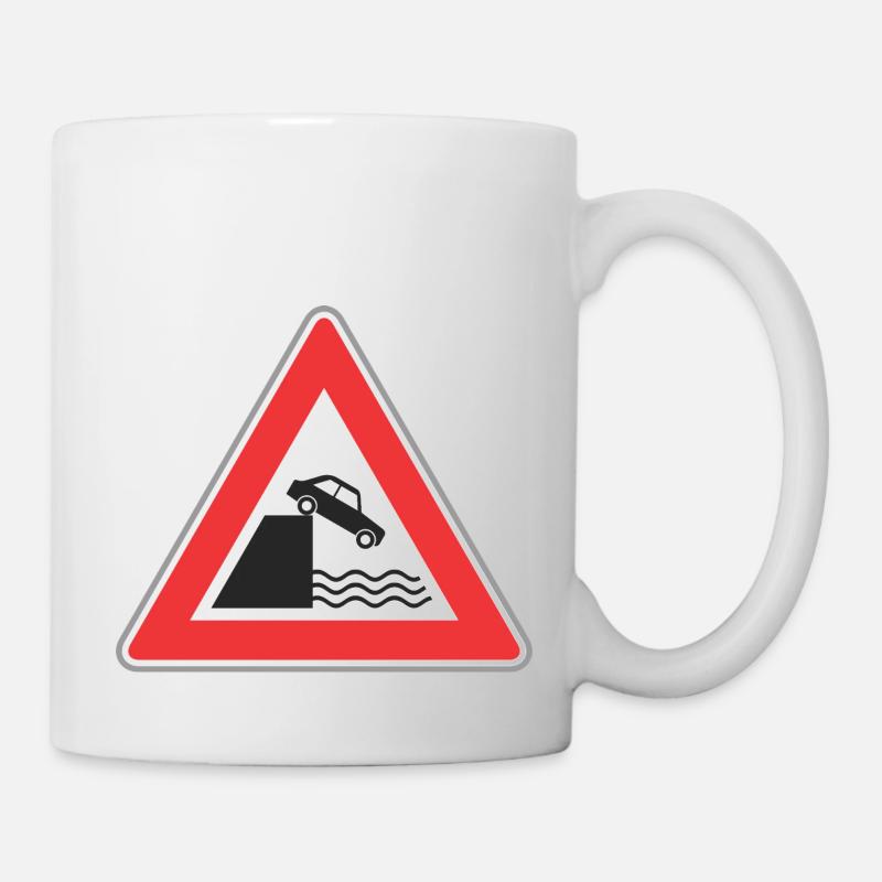 Panneau routier voiture peut tomber à l'eau - Mug blanc - blanc