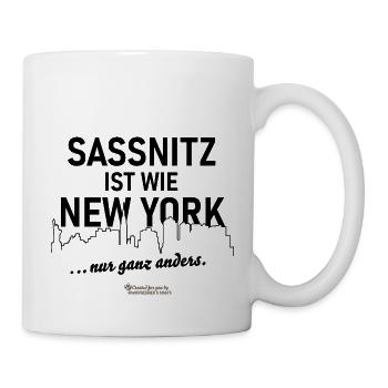 Sassnitz ist wie New York. Nur ganz anders. - Tasse - Weiß - Rechts