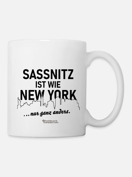 Sassnitz ist wie New York. Nur ganz anders. - Tasse - Weiß