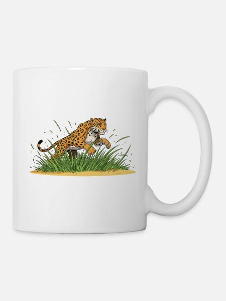 Leopard im Gras – Cartoonwildheit - Tasse - Weiß