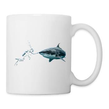 Scuba Diver Booping a Great White Shark  - Tasse - Weiß - Rechts