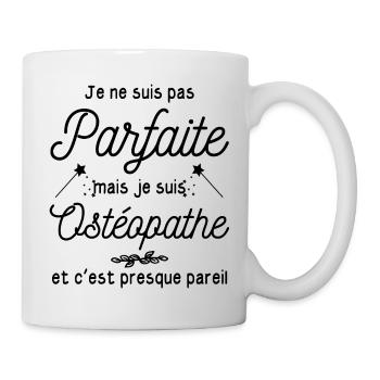 pas parfaite mais Ostéopathe / cadeau ostéopathe - Mug blanc - blanc - Droite