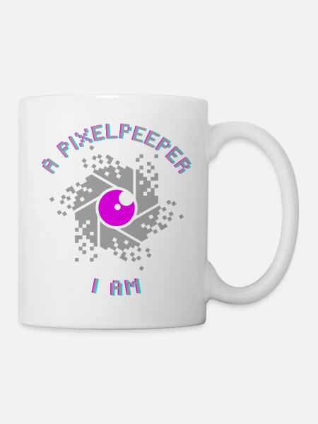 A pixelpeeper I am - Mug - white