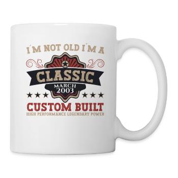 20. Geburtstag Mann März Jahrgang 2003 Klassiker - Tasse - Weiß - Rechts