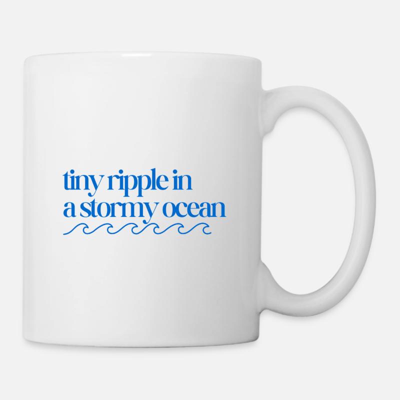 Tiny ripple in a stormy ocean with waves - Tasse - Weiß
