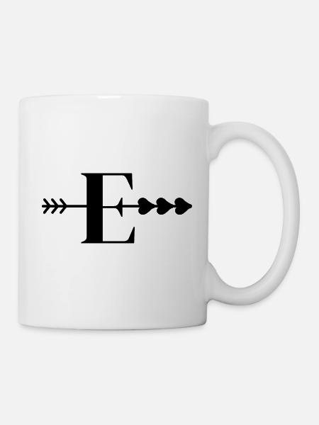 Buchstabe e Pfeil Herz - Tasse - Weiß