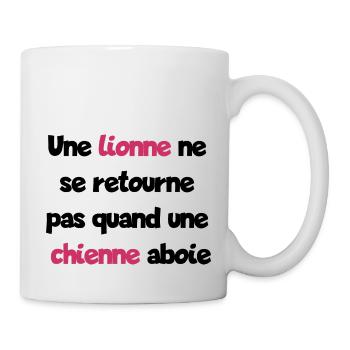 Une lionne ne se retourne pas - Mug blanc - blanc - Droite