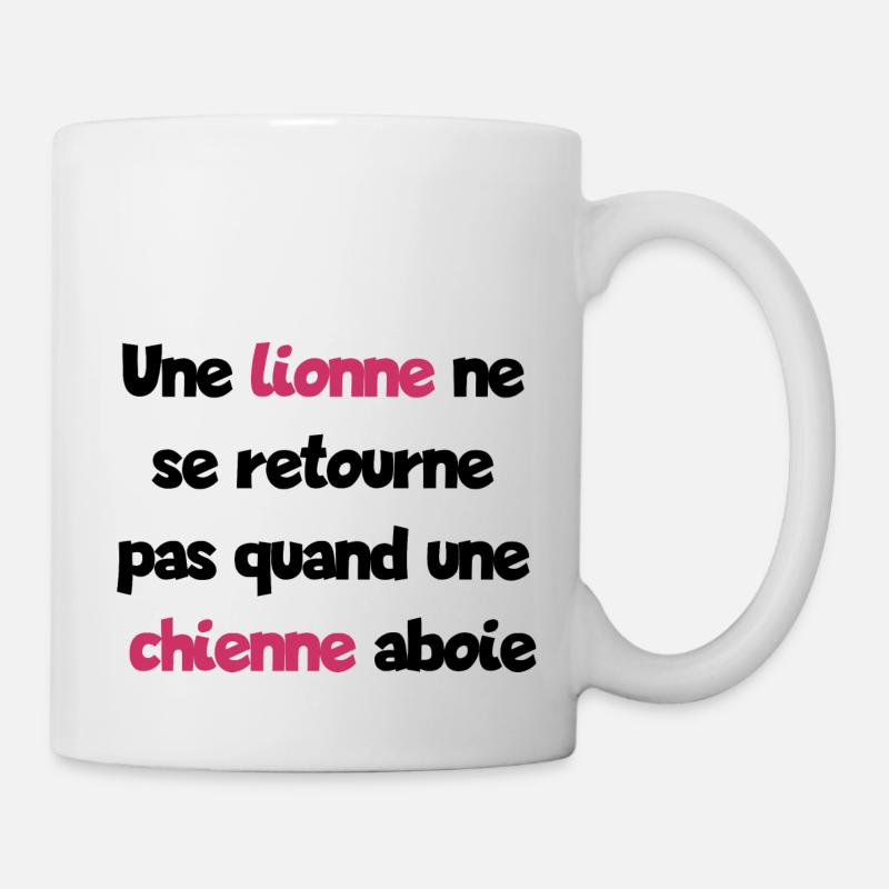 Une lionne ne se retourne pas - Mug blanc - blanc