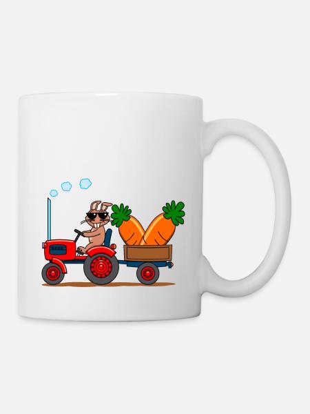 Lapin frais sur tracteur avec des carottes géantes - Mug blanc - blanc