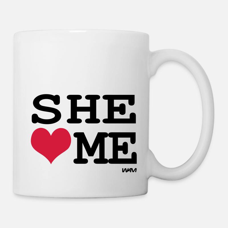 she loves me by wam - Tasse - Weiß