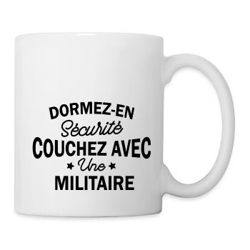 dormez en sécurité couchez avec une militaire - Mug blanc - blanc - Droite