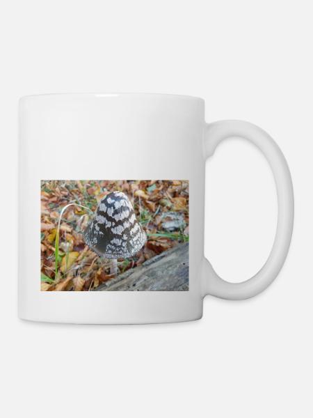 Elster Pilz auch Elster Tintenkappe - Tasse - Weiß