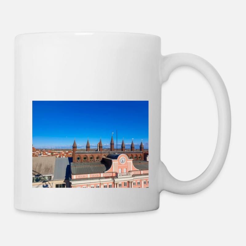 Rostocker Skyline und Altstadt hinter dem Rathaus - Tasse - Weiß