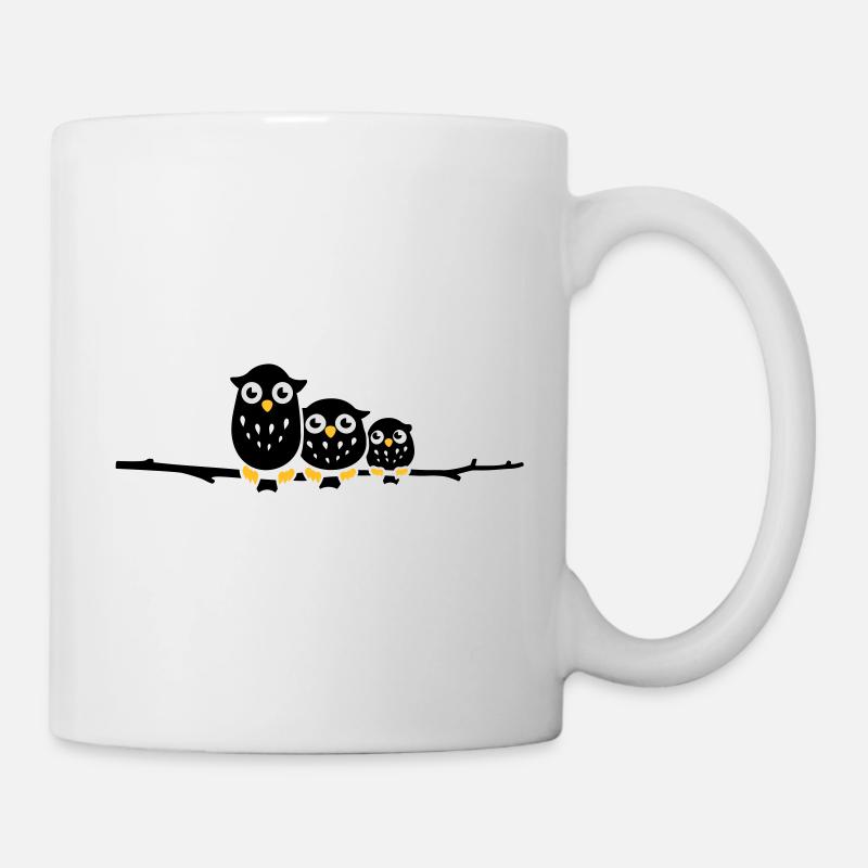 Drei Baby Eulen auf einem Ast - Tasse - Weiß