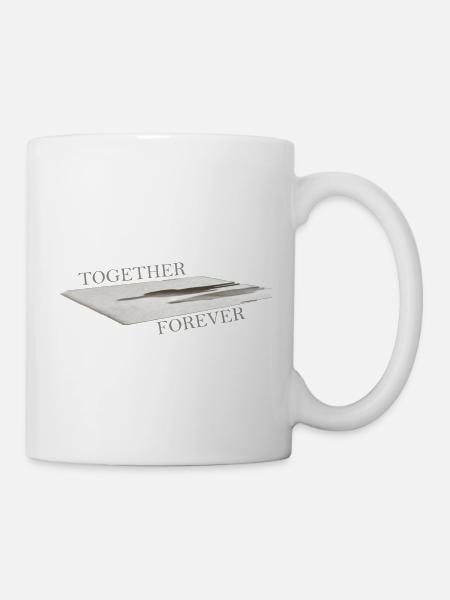 Schatten von zwei Personen am Ende der Treppe - Tasse - Weiß