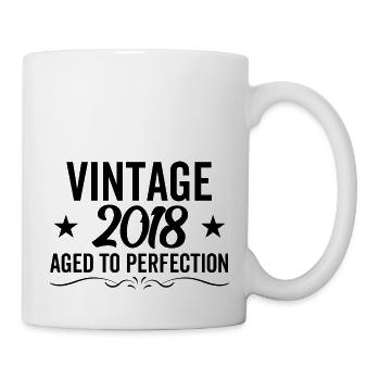 Jahrgang 2018 Bis zur Perfektion gereift - Tasse - Weiß - Rechts
