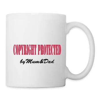 copyright protected by mum and dad - Mug blanc - blanc - Droite