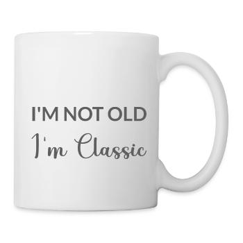 JE NE SUIS PAS VIEILLE, JE SUIS CLASSIQUE – Fête des Pères - Fête des Mères - Mug blanc - blanc - Droite