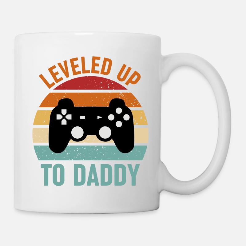 Leveled up to daddy. Gaming Gamer Spruch - Tasse - Weiß