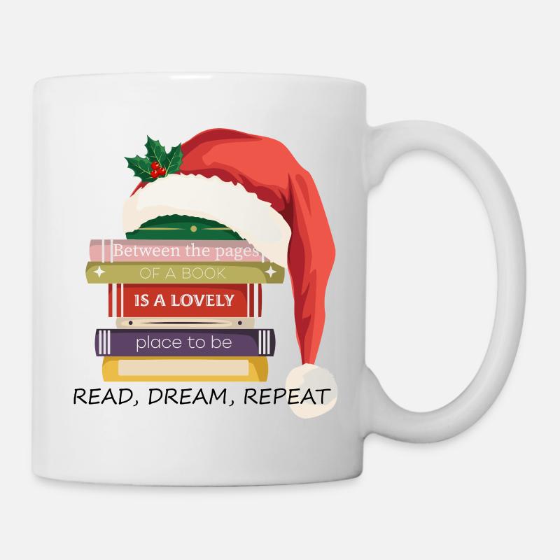 Bücherstapel mit Weihnachtsmütze - Tasse - Weiß