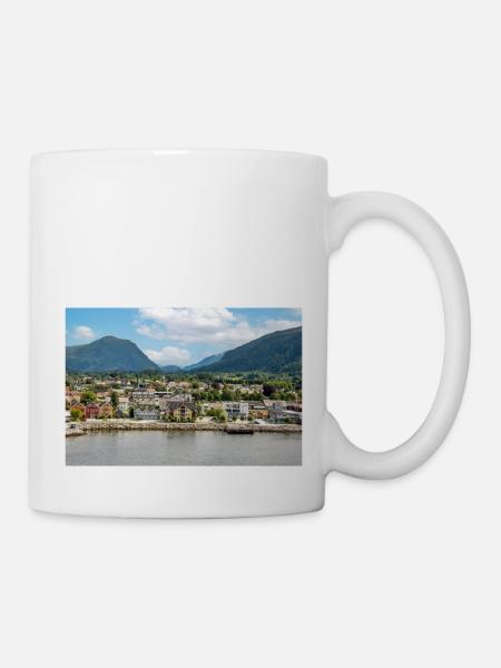Nordfjordeid Panoramablick vom Hafen Norwegen - Tasse - Weiß