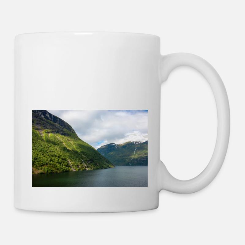 Eingang der Geiranger Fjorde bei Geiranger - Tasse - Weiß