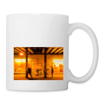 Des gens abstraits sous le pont avec de la musique dans le - Mug blanc - blanc - Droite