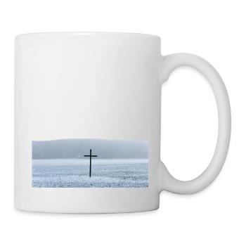 Grande croix noire sur un champ en hiver - Mug blanc - blanc - Droite