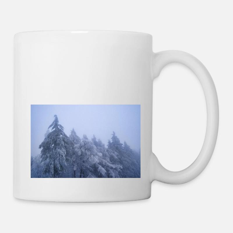 Des arbres dans la neige - Mug blanc - blanc