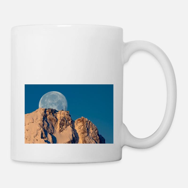 Mond hinter der Zugspitze - Tasse - Weiß