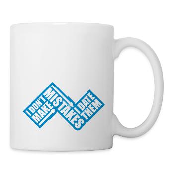 Date Mistakes Zitat Logo - Tasse - Weiß - Rechts