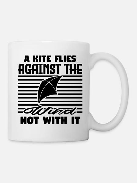 A kite flies against - Tasse - Weiß