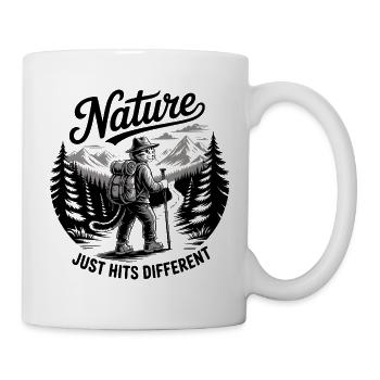 Wanderer in der Bergwildnis - Tasse - Weiß - Rechts