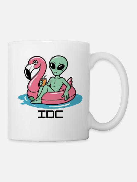 Außerirdischer im rosa Flamingo-Float - Tasse - Weiß