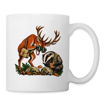Rotwild und Dachs bei der Pilzbestimmung - Tasse - Weiß - Rechts