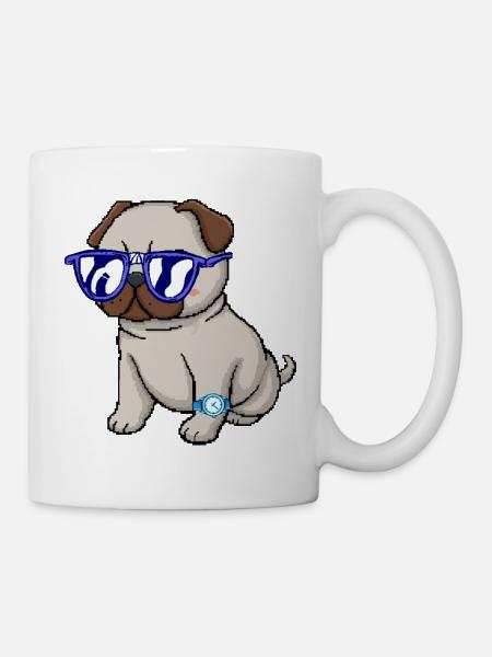 Mops mit blauer Brille - Tasse - Weiß