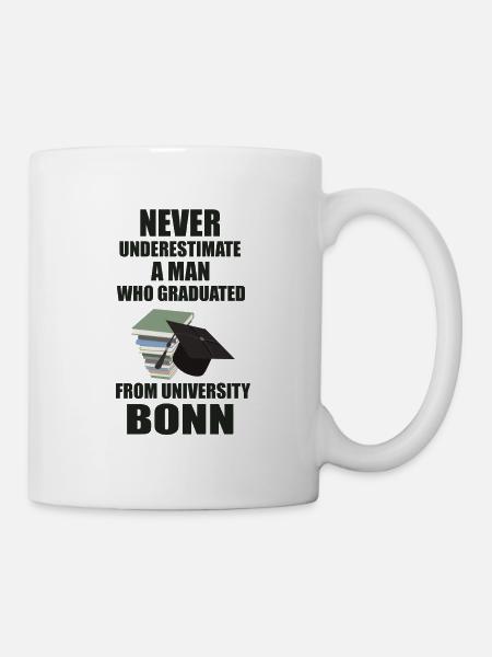 Never underestimate a man University Bonn - Tasse - Weiß