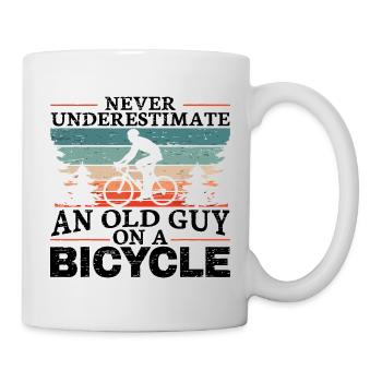 Unterschätze niemals einen alten Mann auf einem Fahrrad Männer - Tasse - Weiß - Rechts