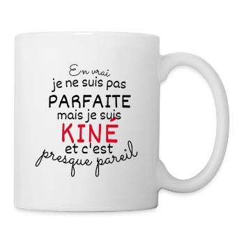 In Wirklichkeit nicht perfekt, aber ich bin ein Physiotherapeut - Tasse - Weiß - Rechts