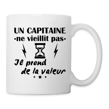 Capitaine ne vieillit pas,idée cadeau anniversaire - Mug blanc - blanc - Droite